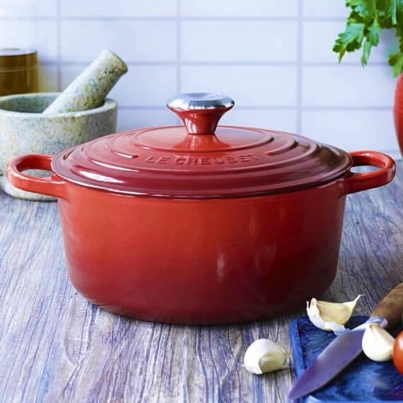 Le Creuset 24cm Round Casserole Signature Cast Iron Cerise