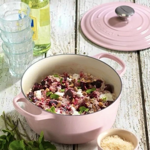Le Creuset 24cm Round Casserole Signature Cast Iron Chiffon Pink