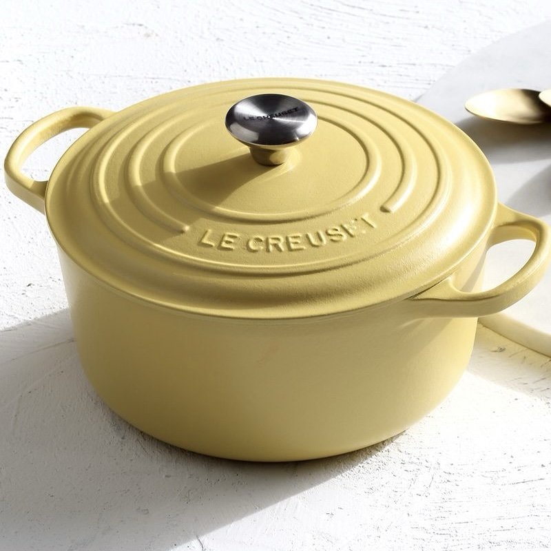 Le Creuset 24cm Round Casserole Classic Cast Iron Mimosa