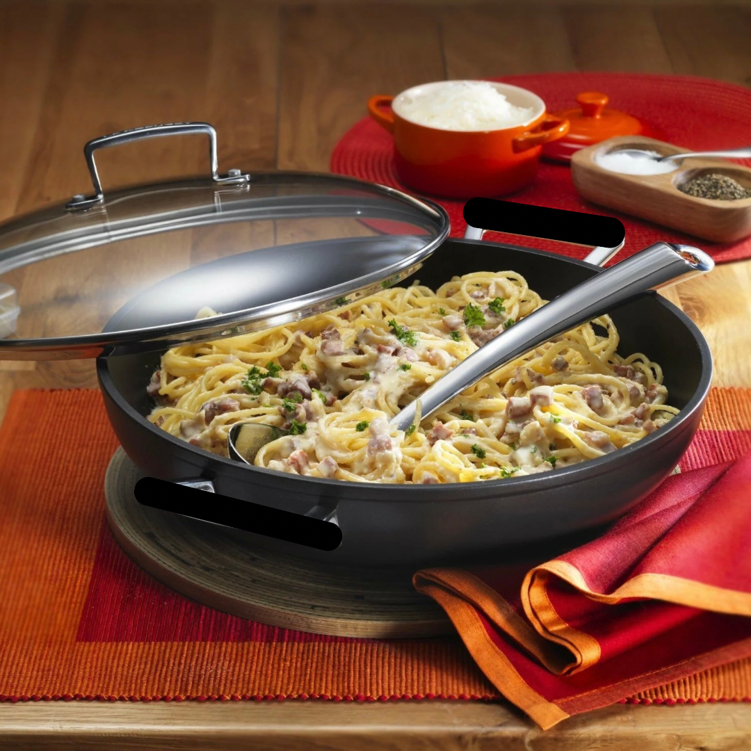 Le Creuset 30cm Shallow Toughened Non-Stick (TNS) with glass lid (Aluminium-silicone handle)