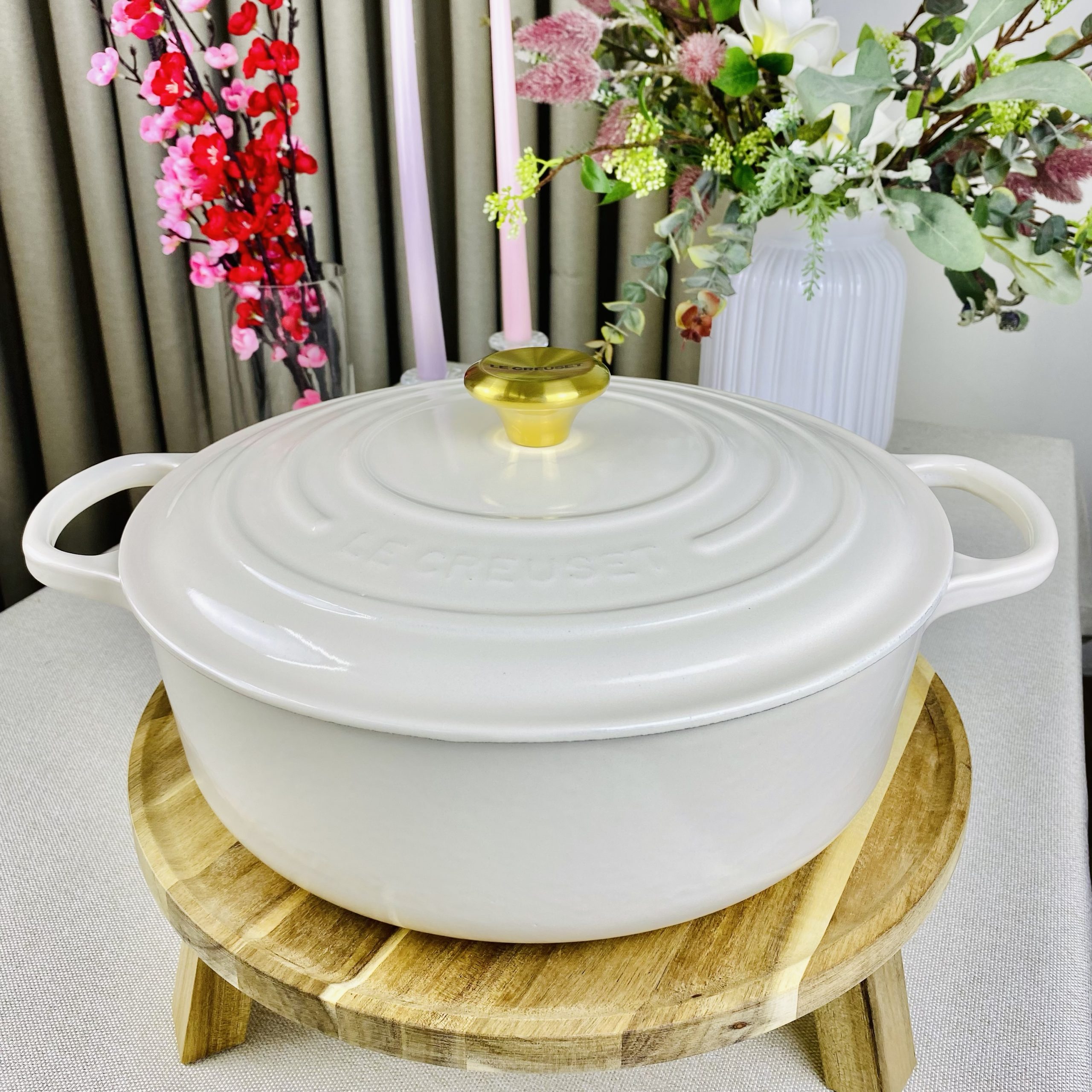 Le Creuset 30cm Risotto Pot Signature Cast Iron Creme (Gold knob)